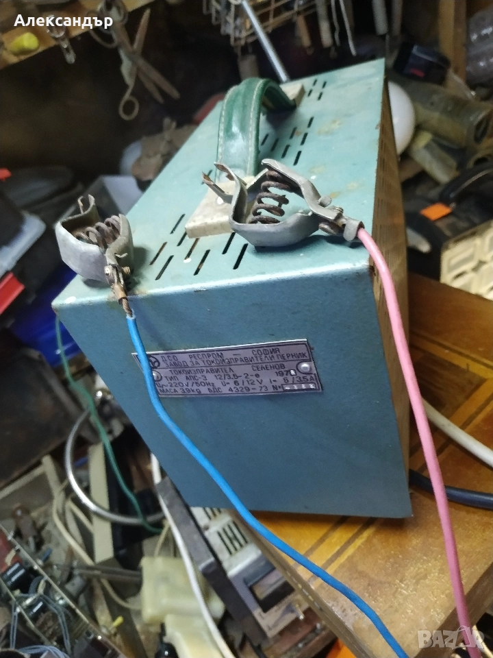 Българско зарядно за акумулатори, снимка 1