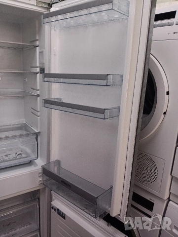 Комбиниран хладилник с фризер за вграждане Сименс Siemens Made in Germany 2 години гаранция!, снимка 6 - Хладилници - 53064670