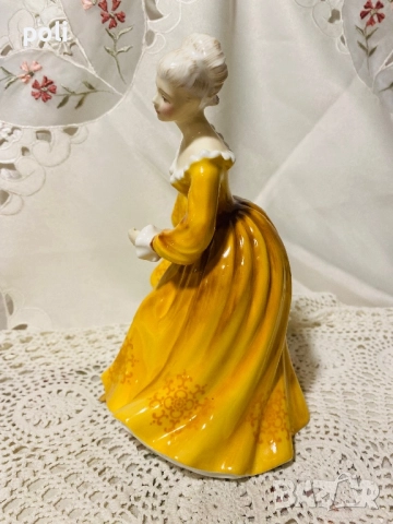 порцеланова статуетка , снимка 3 - Статуетки - 52584330