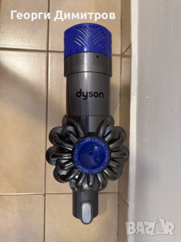Dyson V6 Безкабелна прахосмукачка - пълен комплект + Laser, снимка 4 - Прахосмукачки - 52956306