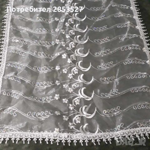 Тишлайфер с бродерия и мъниста , снимка 2 - Покривки за маси - 43660716