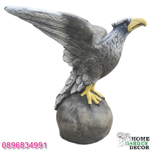 Орел върху топка статуя от бетон в кафяв цвят, снимка 1 - Градински мебели, декорация  - 40697389