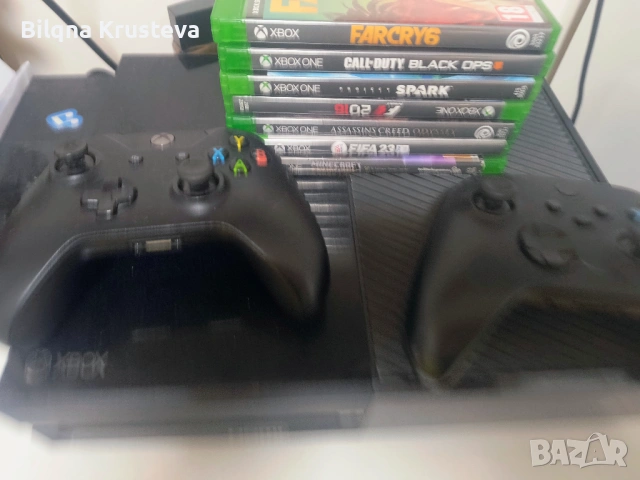 Xbox one с два контролера и седем игри , снимка 2 - Xbox конзоли - 53058200