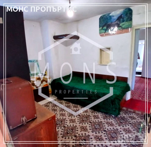 Двуетажна къща с двор в гр. Габрово, кв. Велчевци., снимка 4 - Къщи - 51342024