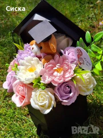 Тематични букети със сапунени цветя и плюшено мече за абитуриенти /абсолвенти, снимка 10 - Подаръци за жени - 50228221