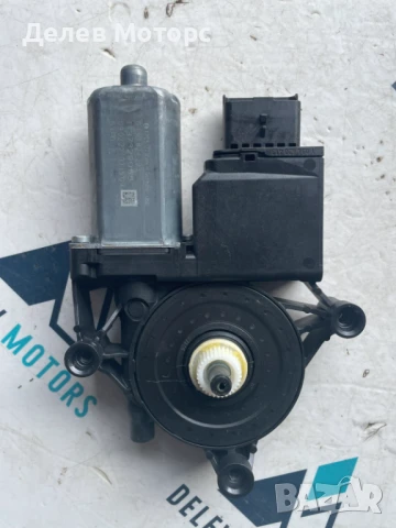 Моторче 1137329068, 0130824293 за заден ляв стъклоповдигач за Opel Crossland 1.2Т, двигател F12XHT