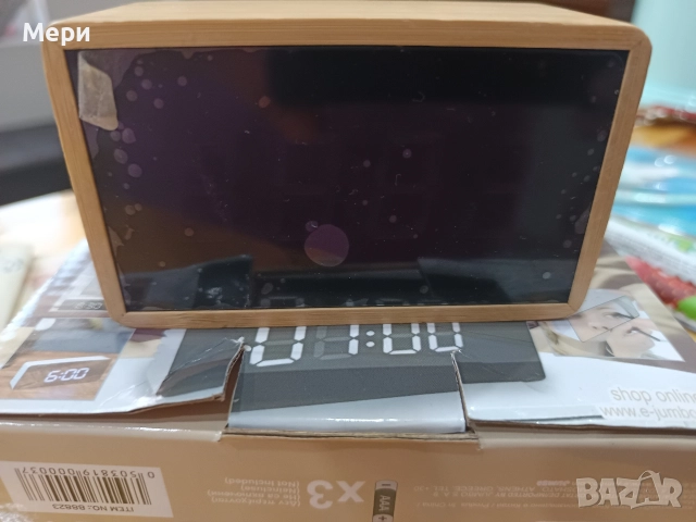 Бамбуков часовник с LED дисплей, който показва час и температура, снимка 4 - Мъжки - 52937643