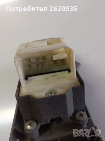 Конзола ключ предни стъкла тойота ярис 2006-20011 номер 74232-0d110, снимка 5 - Части - 44113518