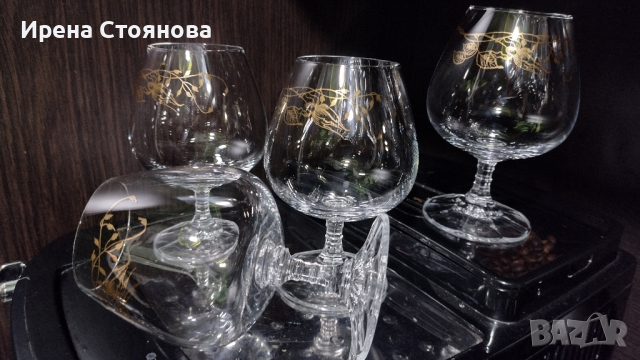 Bohemia Isabelle Cristal. Кристални чаши за коняк. Златни флорални мотиви.
, снимка 1 - Чаши - 44879184