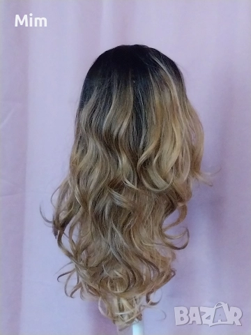 60 см Дълга леко къдрева перука омбре , снимка 4 - Аксесоари за коса - 52702754