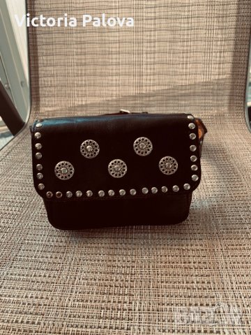 Модерна чантичка за кръст, снимка 2 - Чанти - 37650778