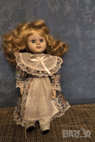 Стара порцеланова кукла , снимка 1 - Колекции - 34929224