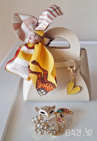 брошка в чантичка, снимка 2 - Други - 53499182