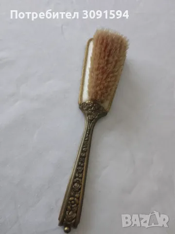  Стара аристократична хубава четка за дрехи с бродерия прекрасна бронзова изработка и хубава бродери, снимка 2 - Други ценни предмети - 48188427