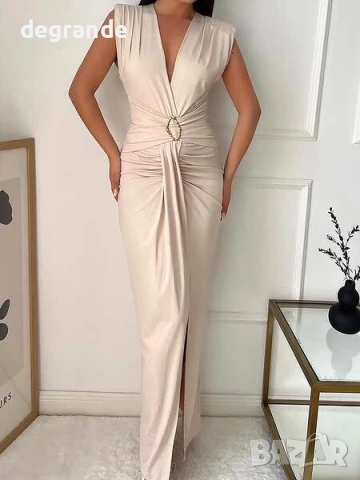 Елегантна дълга рокля  в бежаво