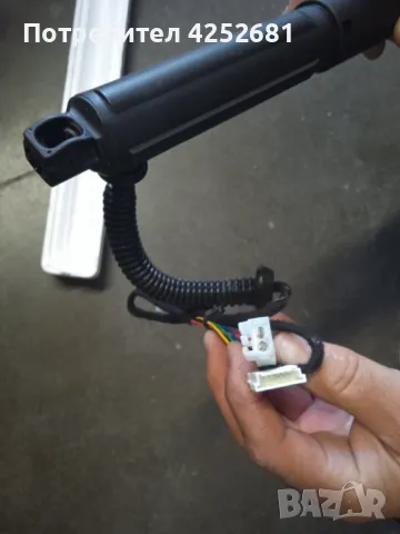 Амортисьор багажник БМВ Х5, Х6, снимка 2 - Части - 47772734