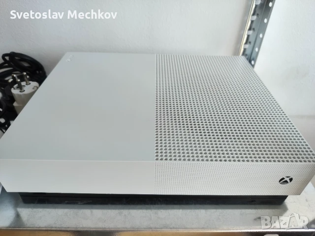 Xbox One S 1TB All Digital Edition, безжичен контролер, захранващ и HDMI кабел, снимка 4 - Xbox конзоли - 51259885