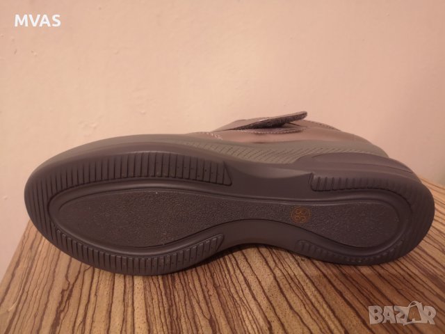 Нови есенни удобни обувки за дъжд златисти 38 размер маратонки, снимка 6 - Дамски ежедневни обувки - 39989183