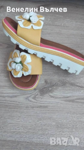 Дамски чехли с цветя, снимка 2 - Джапанки - 53488810