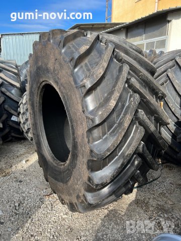 Нови предни гуми за комбайн, снимка 1 - Селскостопанска техника - 35599159