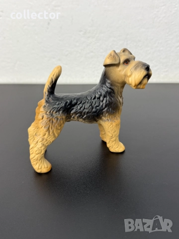 Порцеланова фигурка на  Еърдейл териер Goebel. №7501, снимка 2 - Колекции - 52083265
