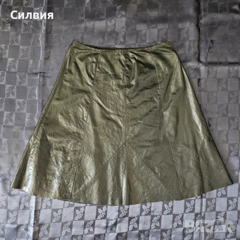 Дълга лъщяща черна кожена пола с подплата M-L размер