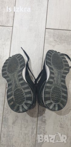 Обувки "Guess", снимка 2 - Дамски ежедневни обувки - 43340952