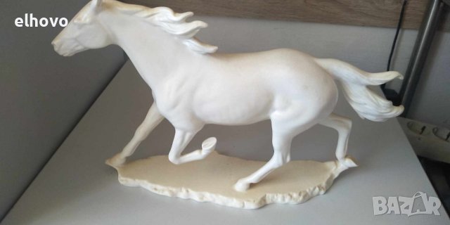 Порцеланов кон Goebel Germany 1977, снимка 6 - Антикварни и старинни предмети - 44079855