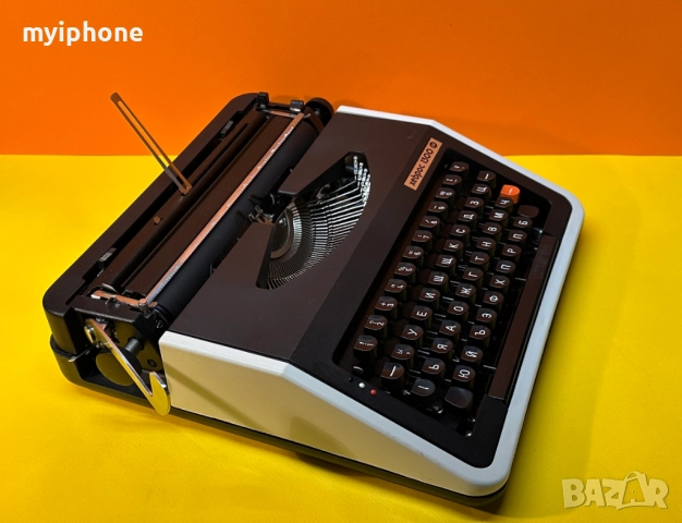 Чисто нова Пишеща Машина Хеброс 1300 Ф клавиатура Кирилица Обслужена и смазана, снимка 3 - Антикварни и старинни предмети - 52874806