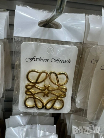 висококачествени брошки от медицинска стомана Gucci jadore , снимка 4 - Други - 52093093