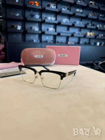 очила miu miu , снимка 15 - Слънчеви и диоптрични очила - 50675639