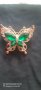 Много красива брошка "Пеперуда със зелени камъчета"