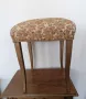 Една прекрасна старинна табуретка, която  е със страхотно красива дамаска. , снимка 2