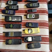 Стари телефони, снимка 1 - Антикварни и старинни предмети - 28499642