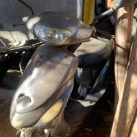 Продавам скутер , снимка 1 - Мотоциклети и мототехника - 43955392