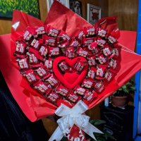 ЗАПОВЯДАЙТЕ‼️ Шоколадов, ръчно изработен букет "MY LOVE"💝🍫, снимка 2 - Романтични подаръци - 43806949