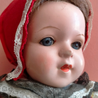 Колекционерска кукла народна носия Чехословакия ретро Celluloid 35 см, снимка 16 - Колекции - 44934272