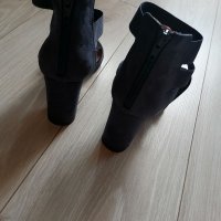 Сандали на ток, снимка 2 - Дамски обувки на ток - 37798255