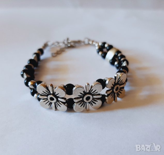 Гривна от тибетско сребро и мъниста, снимка 1