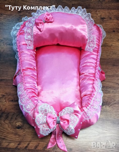 Сатенено гнездо с възглавница, снимка 1
