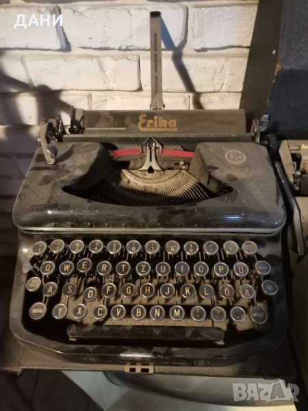 продава ретро пишеща машина Ерика - латински букви, снимка 1