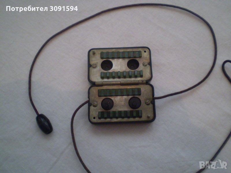 Малка Ретро Бакелит машинка за точени на бръснарски ножчета, снимка 1