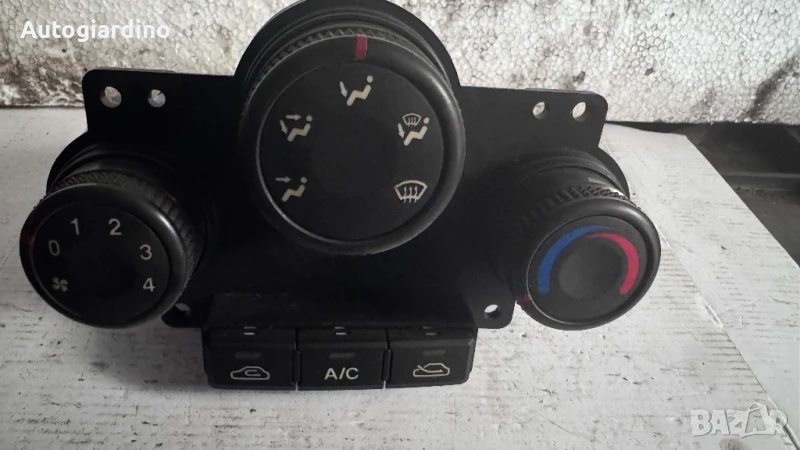 Климатичен блок / панел / табло за Kia Carens - 0K2FA-61190, снимка 1