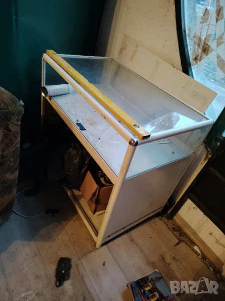 щанд алуминиев със стъкло, снимка 1