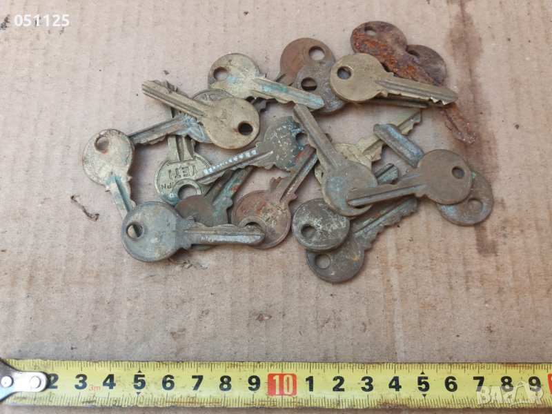 комплект от 20 броя стари ключове - бронзови , снимка 1