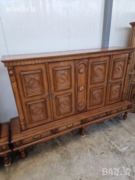 Масивен Шкаф с Дърворезба- внос от Германия! , снимка 1