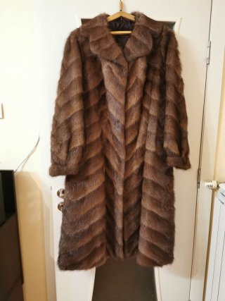 Дамско палто от естествен косъм вълк в Палта, манта в гр. Благоевград -  ID23717105 — Bazar.bg