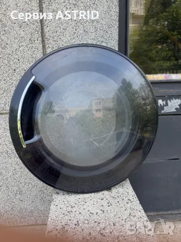 Продавам перфектна вратичка (люк) за пералня Whirlpool