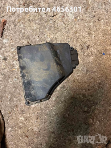 Капак кутия бушони Ауди Audi D4 H4 A8 A8L само за 20лв. 4h0937555