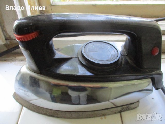 Електрическа ютия за гладене,произведена през 1978 г. в СССР, снимка 3 - Други ценни предмети - 34591970